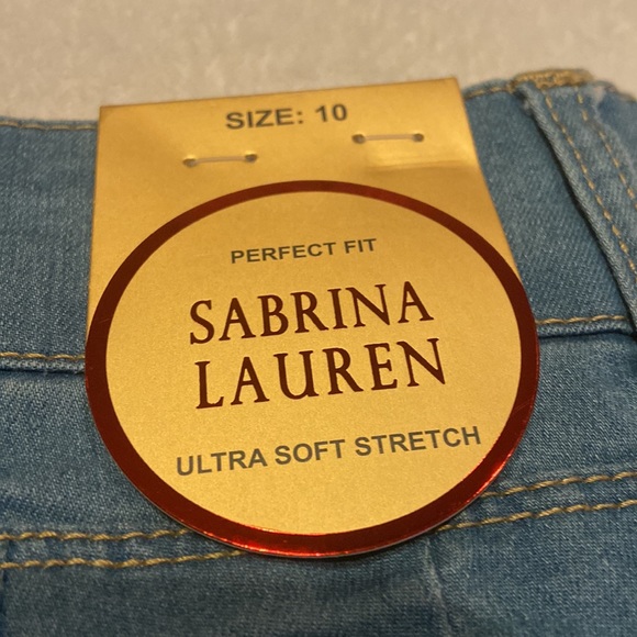 NWT SABRINA LAUREN Size 10 Perfect Fit Ultra Soft Stretch Light Denim - Picture 11 of 11